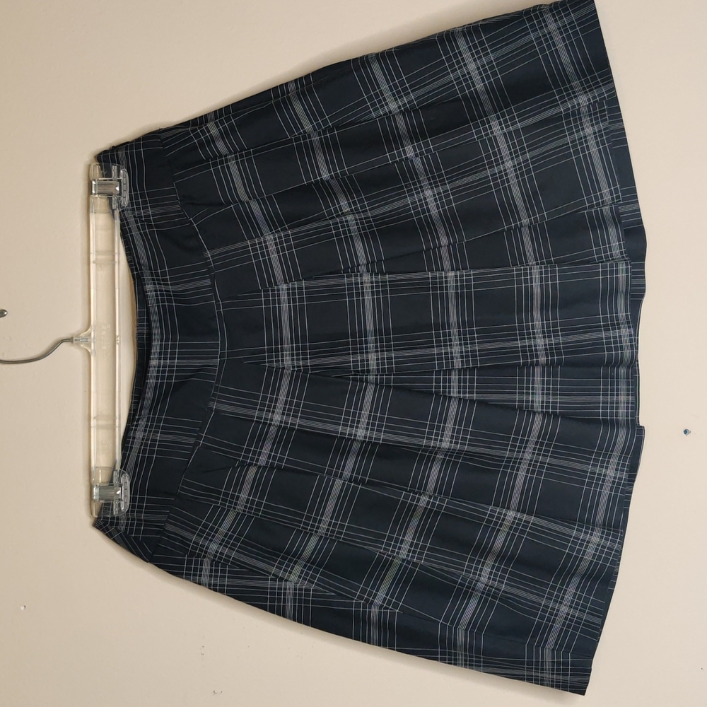🛍️4 for $14🛍️ Gap Black and white school girl skirt